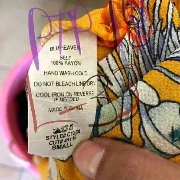 BluHeaven Yellow Flower Garden inspired long sleeve V-neck Top Women  Small - Picture 7 of 7